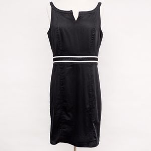 whbm | black sleeveless split v-neck shift dress